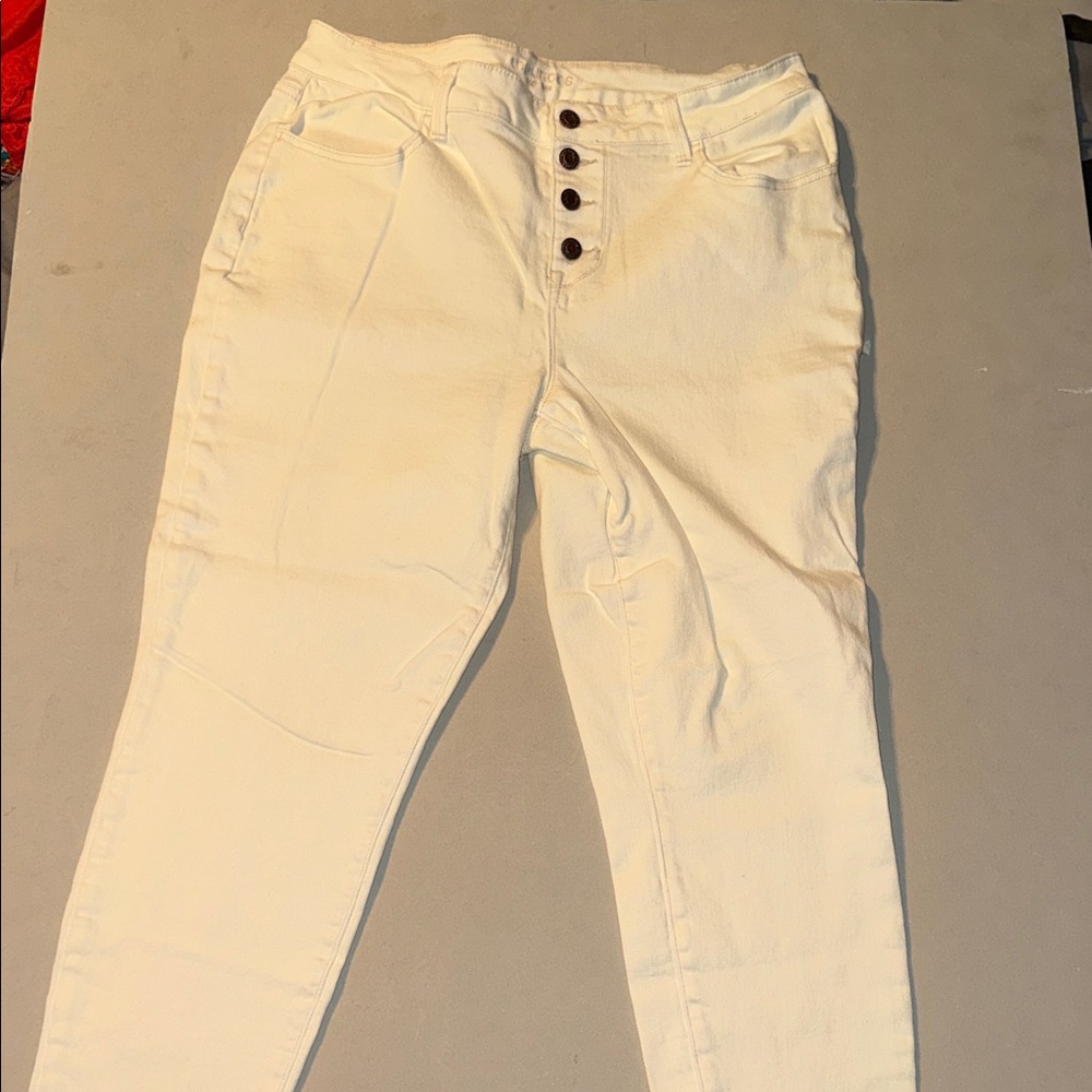 Maurice’s white jeans with cream color stitching Straight leg Mid Rise Size 16